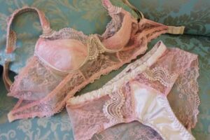 Amaryllis Lingerie