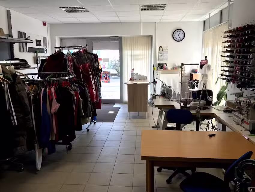 &Auml;nderungschneiderei , &bdquo;Sonyas N&auml;hstube &bdquo;