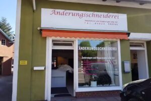 &Auml;nderungsschneiderei (auf Brautkleid-&Auml;nderungen spezialisierte Schneiderei)