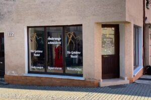 &Auml;nderungsschneiderei &ndash; Die Goldene Nadel