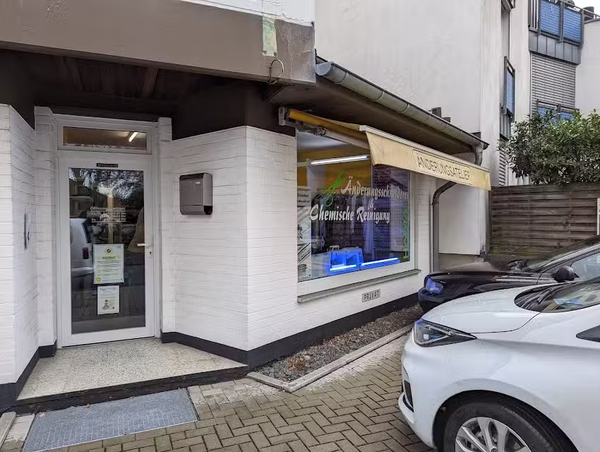 &Auml;nderungsschnei&shy;de&shy;rei Holzlar