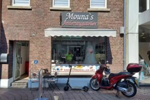 &Auml;nderungsschneiderei. Mouna Atelier