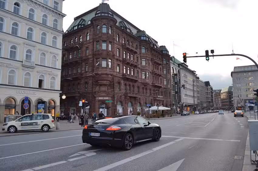 &Auml;nderungsschneiderei Orkan (U/S-Bahn)