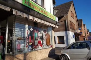 &Auml;nderungsschneiderei und N&auml;hcafe