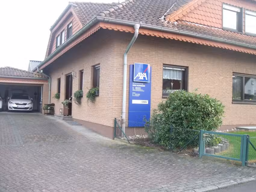 AXA Versicherungen Mike Schneider