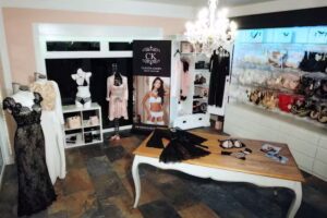 Claudia Kampa | Second-Hand Brautmode & Ma&szlig;schneiderei