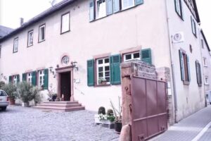 Dr. med. vet. Ingo Schneider – Fachtierarzt für Klein-und Heimtiere