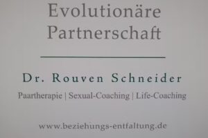 Dr. Rouven Schneider | Paartherapie & Beziehungsentfaltung