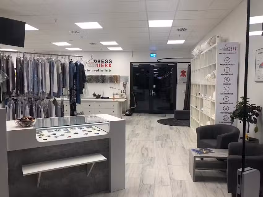 DRESS WERK EXPRESS Reinigung W&auml;scherei &Auml;nderungsschneiderei Schl&uuml;sseldienst Autoschl&uuml;ssel Schuhreparatur Schuhreinigung