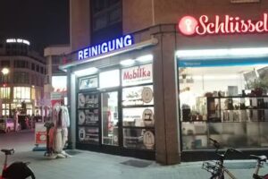 DRESS WERK EXPRESS Reinigung W&auml;scherei &Auml;nderungsschneiderei Schl&uuml;sseldienst Autoschl&uuml;ssel Schuhreparatur Teppich