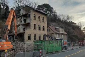 Ehemalige Schneiderei Pietsch mit Mietswohnungen