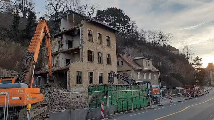 Ehemalige Schneiderei Pietsch mit Mietswohnungen