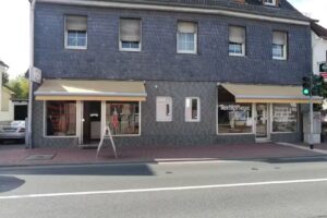 Esmail Mansouri Änderungsschneiderei