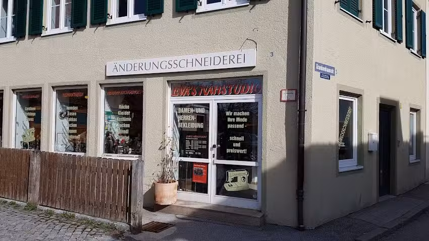EVA&rsquo;s &Auml;nderungsschneiderei