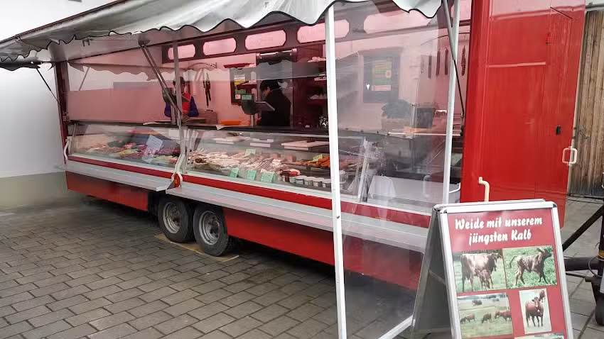 Festk&uuml;che . Metzgerei . Rotes H&ouml;henvieh. Schneider T&auml;nnesberg