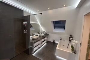 Fliesen-Schneider, Hugo Schneider