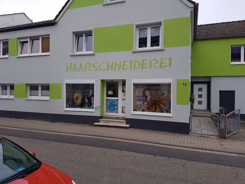 HAARSCHNEIDEREI Susie Michels