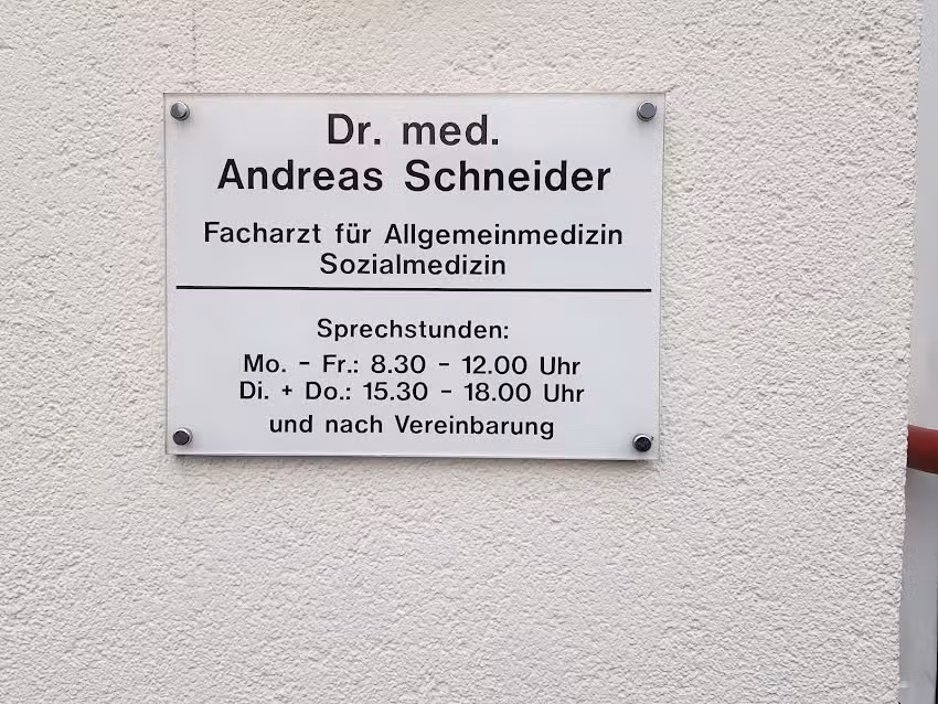 Herr Dr. med. Andreas Schneider