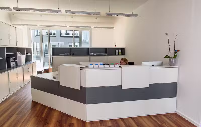 Herr Dr. med. Christian Schneider