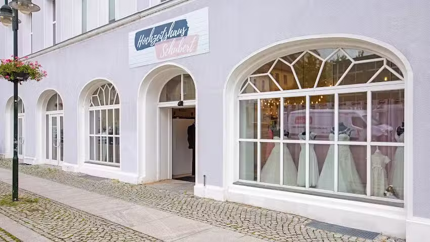 Hochzeitshaus Schubert &ndash; Brautmode u. Hochzeitsanz&uuml;ge Berlin / Brandenburg &ndash; Brautkleider u. Anz&uuml;ge &ndash; bitte Termin ausmachen