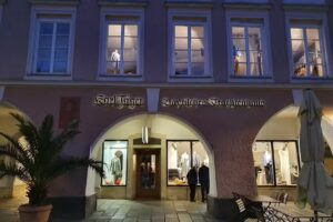 J&auml;ger Karl Bayrisches Trachtenhaus Rosenheim