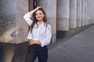 Julia Emmanuele – Item una