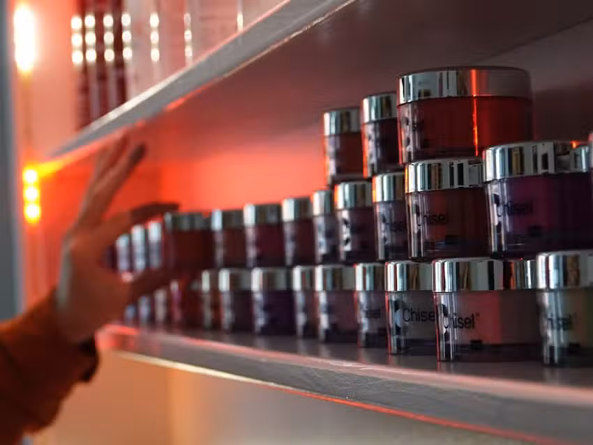 Kim Nails &ndash; Nagelstudio, Fu&szlig;pflege und &Auml;nderungsschneiderei