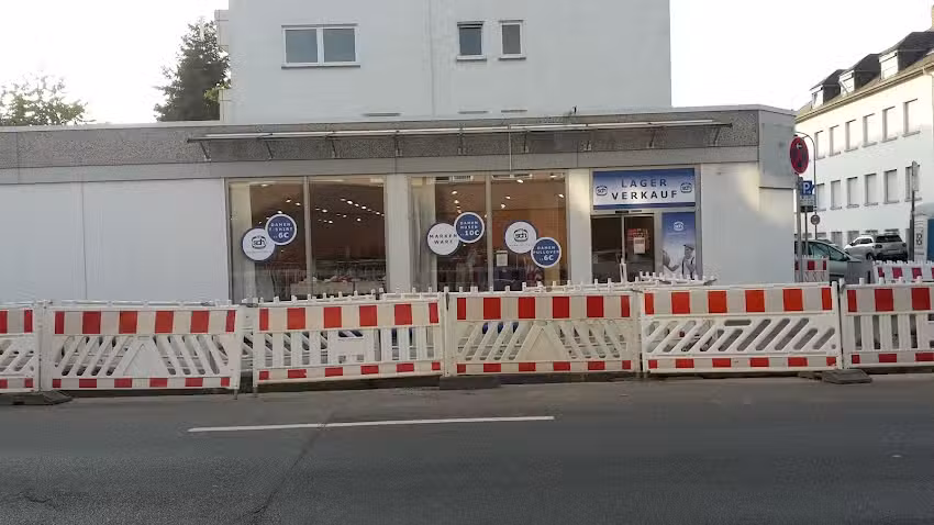 M. SCHNEIDER OUTLET HAUSEN