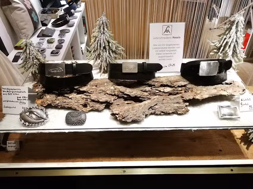 Manuela Lederschneiderei