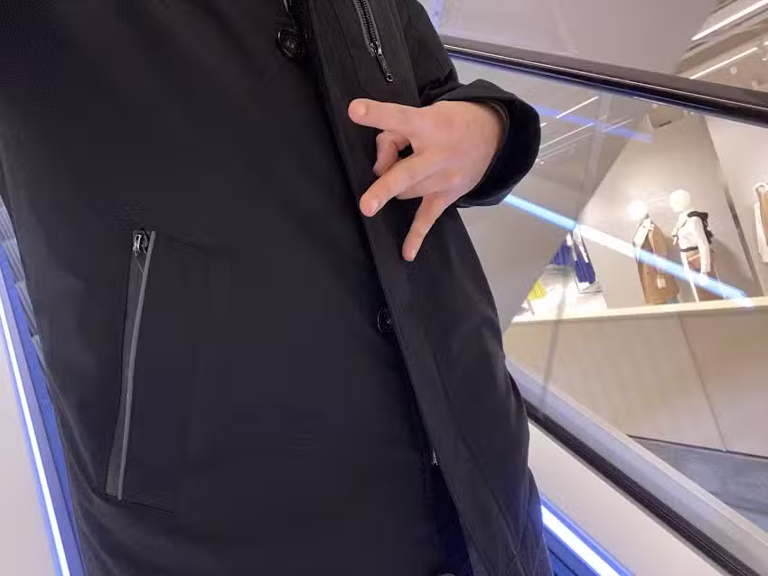 Mode &Auml;nderungsatelier GmbH & Co KG (&Auml;nderungsschneiderei in Peek & Cloppenburg B.V. & Co. KG, D&uuml;sseldorf)