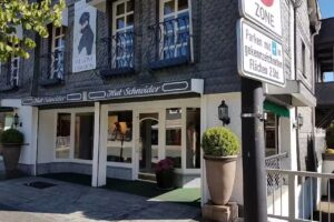 Mode -Salon-Hut-Schneider