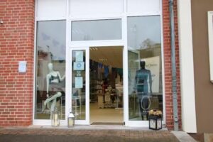 Modeschneiderei Frija Omina