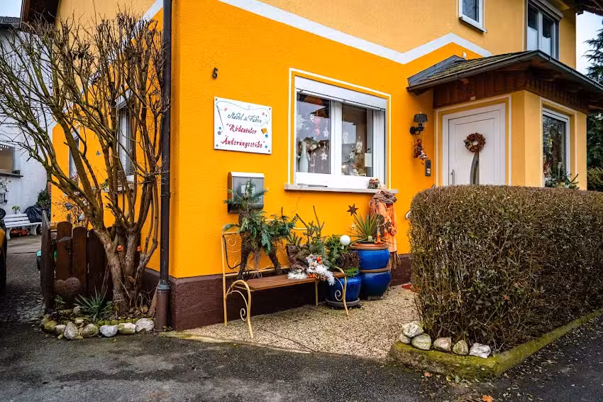 Nadel & Faden, R&ouml;dentaler &Auml;nderungsstube &ndash; Christa Eichhorn