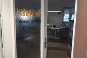 N&auml;hst&uuml;bl &ndash; &Auml;nderungschneiderei Carmela Casella