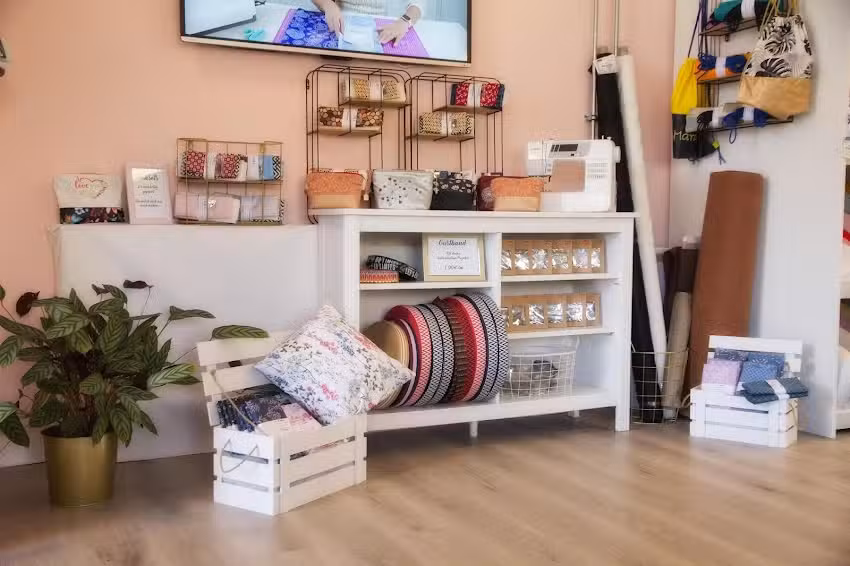 N&auml;hzimmer bunter Faden