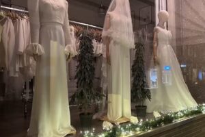 One of a Bride &ndash; Die Brautschneiderin