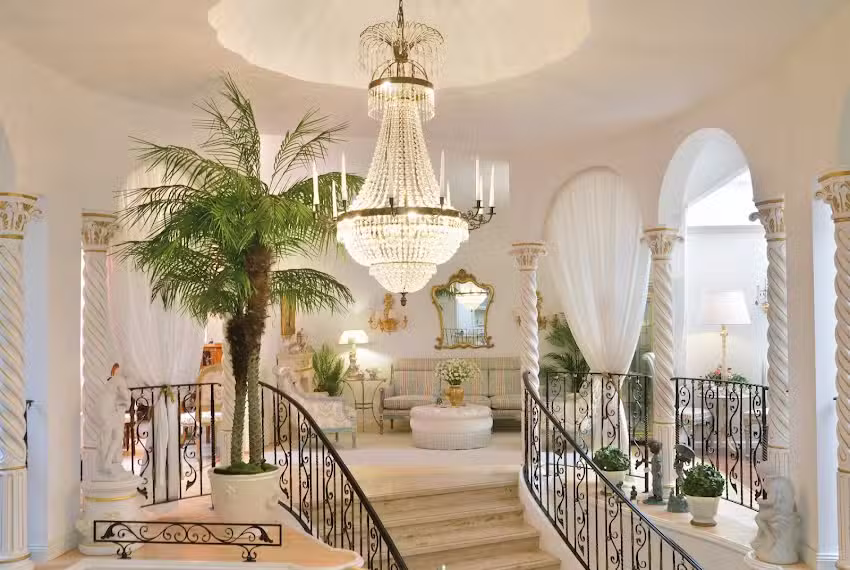 PH&Ouml;NIX SCH&Ouml;NER LEBEN GmbH &ndash; Das Einrichtungshaus der kostbaren M&ouml;bel & Mode