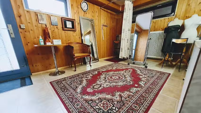 Schneider Atelier Thuy Dang