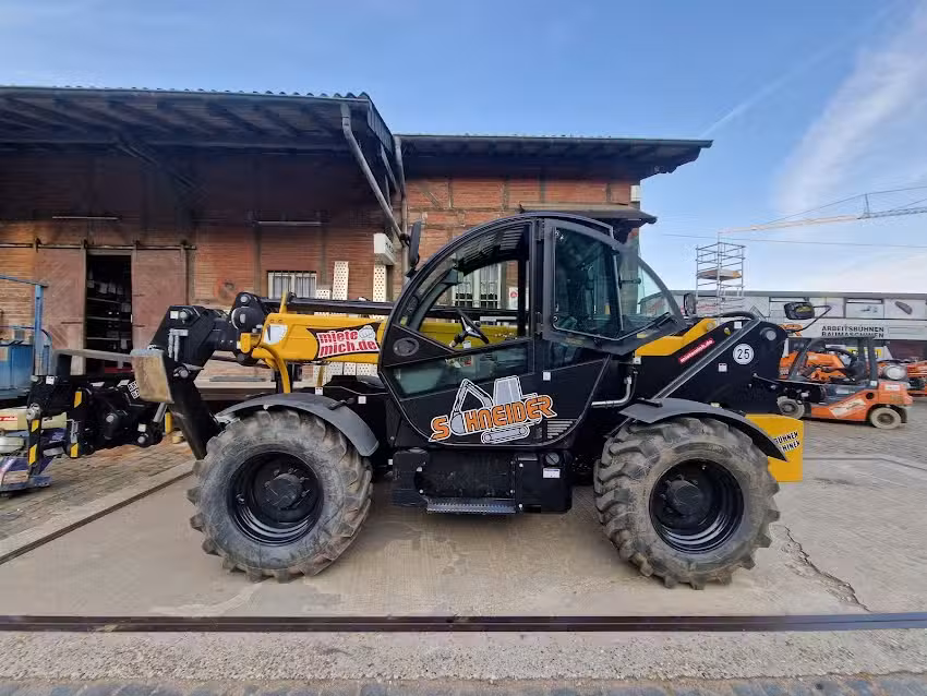 Schneider Hubarbeitsb&uuml;hnen & Baumaschinen GmbH