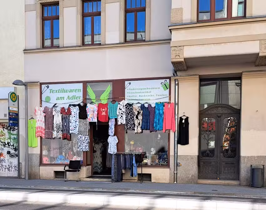 Textilien und Schneiderei am Adler