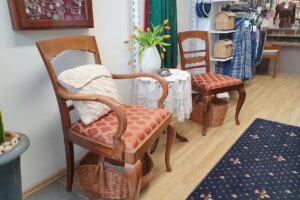 Trachtensch&auml;tze am Schloss