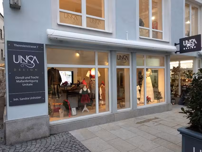 UNSA Design &ndash; Dirndl & Tracht